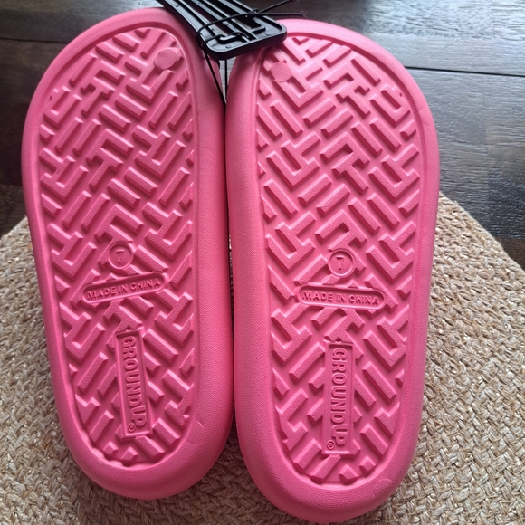 Barbie Slides🤍💕 - Picture 4 of 7